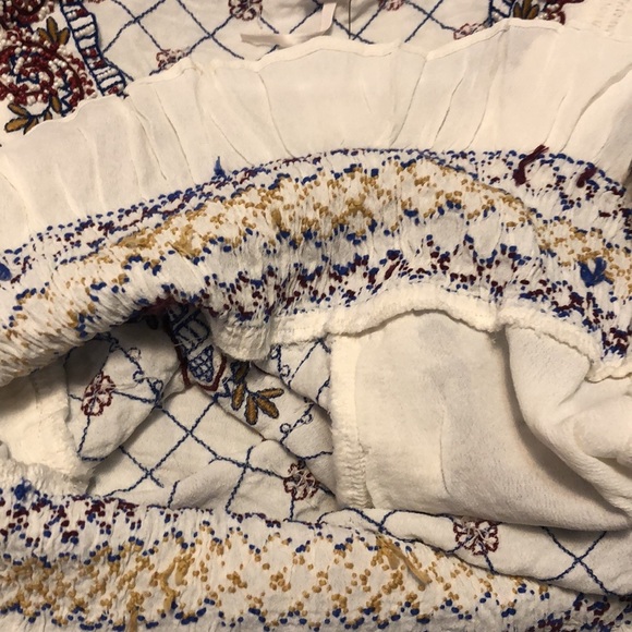 Free People ruffled short sleeve crop embroidered beaded detail w/ruffle trim - Picture 13 of 16